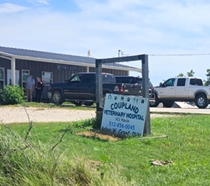 Coupland Veterinary Hospital - Dr. Arlon Graef, DVM